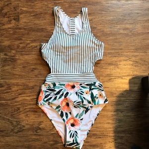 Cupshe swimsuit